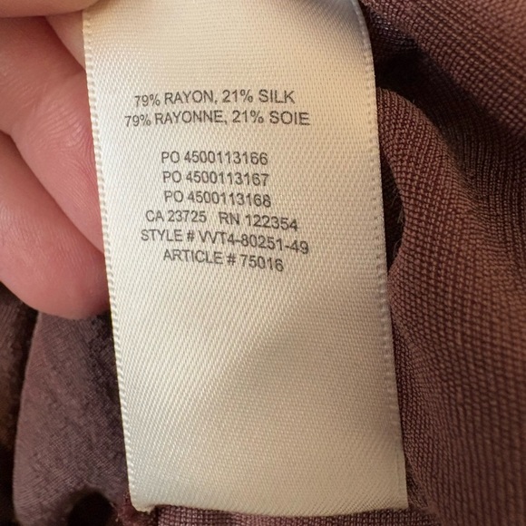 Wilfred Maroon Velvet V-Neck 3/4 length sleeve above the knee length dress - Picture 7 of 7